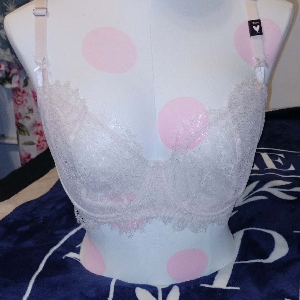 PINK Victoria's Secret Lace Bra - Light Pink nwot Never Worn. Vintage